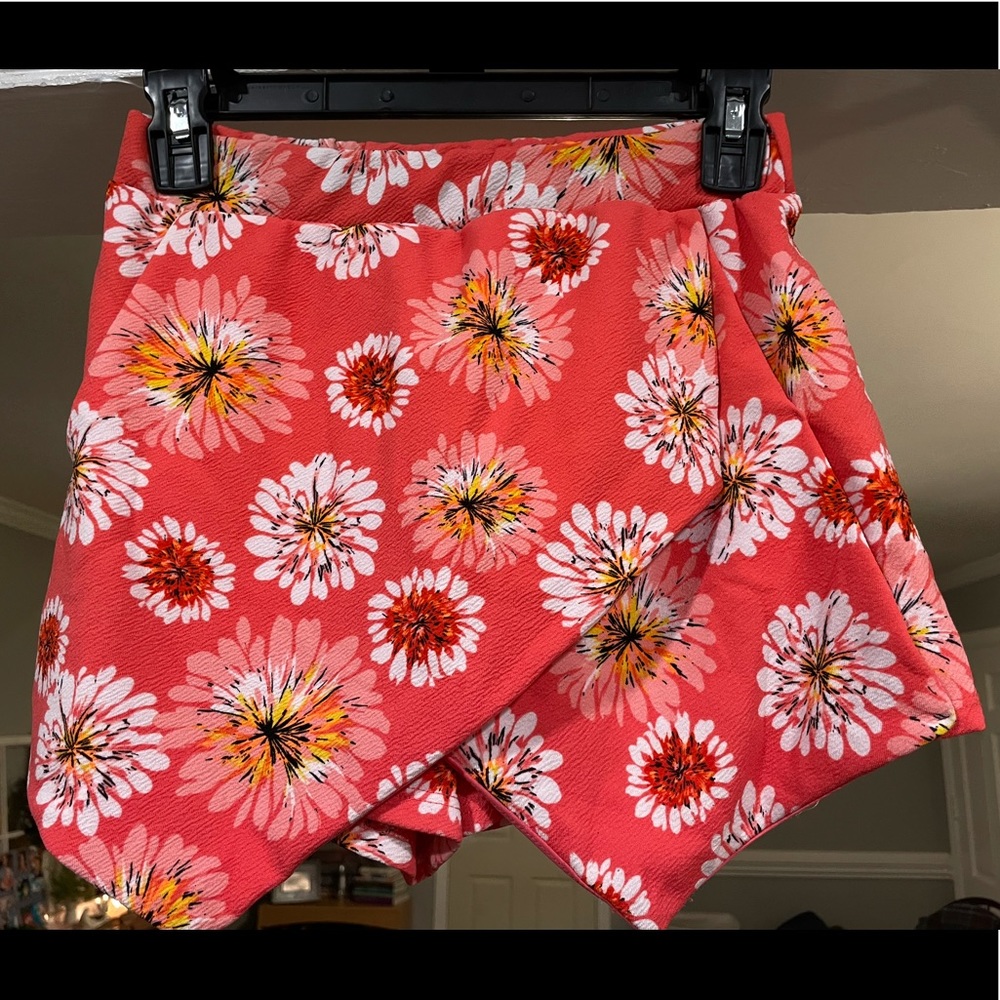 Coral Pink Daisy Skirt. Size (S). “Almost Pink”